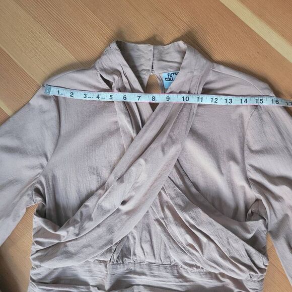 Future Collective Reese Blutstein medium blouse beige structured wrap top - Picture 8 of 13